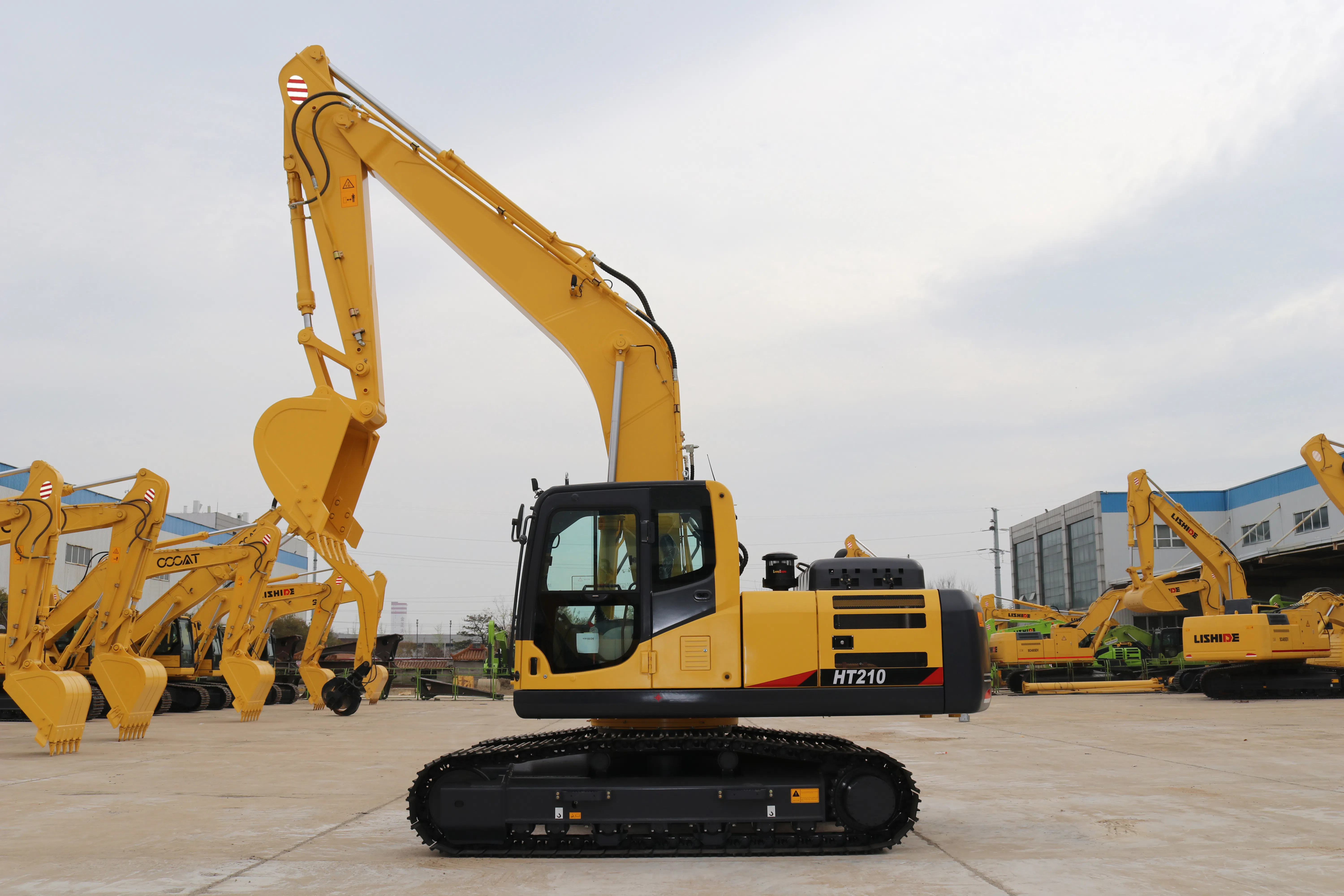 ハイトップ HT210 クローラショベル カミンズパワー搭載 製品画像