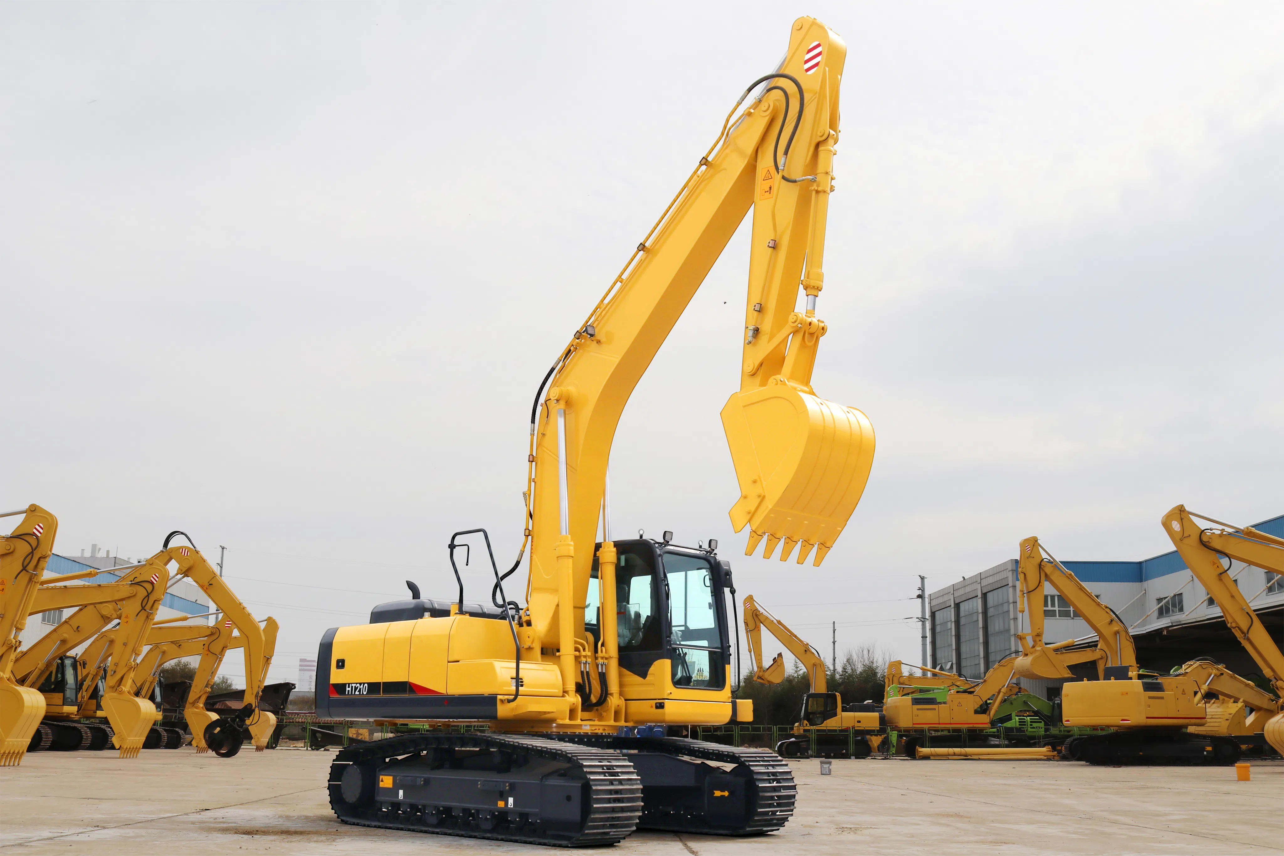 ハイトップ HT210 クローラショベル カミンズパワー搭載 製品画像